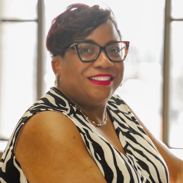 Christine Peele Headshot